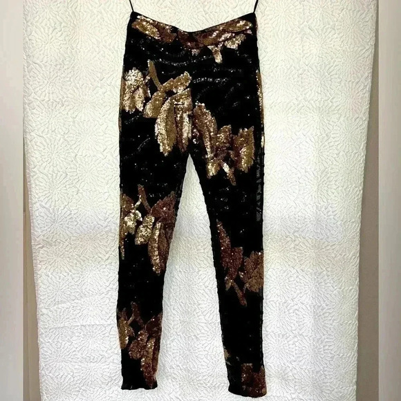 FashionNova Sequin Leggings Size XS Black Gold Sequins Lined Fun Party Club - Picture 1 of 14